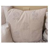 UL - Pillows & Blankets Set - Neutral Throw Pillows with Tassels, Textured Covers