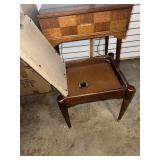 60s Singer Heavy Duty Sewing Machine in Walnut Wood - Works!