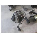 (BS) 4 Fishing Reels, Pole and Bobb...