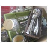 (BR1) Big Box of Assorted Kitchen I...