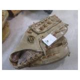 (EW3) 5 Assorted Baseball Gloves...