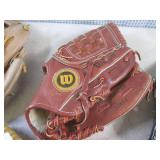 (EW4) 5 Assorted Baseball Gloves...