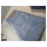 (CS) 5 Pairs of Jeans - Levi Straus...