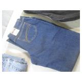(CS) 5 Pairs of Jeans - Levi Straus...
