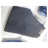 (CS) 5 Pairs of Jeans - Levi Straus...