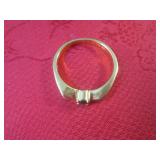 (CNTR) Avon 18K Gold Plated Ring wi...