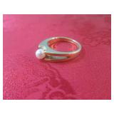 (CNTR) Avon 8K Gold Plated Ring wit...