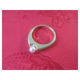 (CNTR) Avon 8K Gold Plated Ring wit...