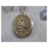 (CNTR) 4 Rings and 3 Necklaces / 1 ...