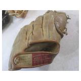(EW6) 5 Assoorted Baseball Gloves...
