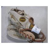 (EW6) 5 Assoorted Baseball Gloves...