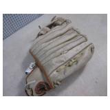 (EW6) 5 Assoorted Baseball Gloves...