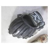 (EW6) 5 Assoorted Baseball Gloves...