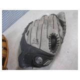 (EW5) 5 Assoorted Baseball Gloves...