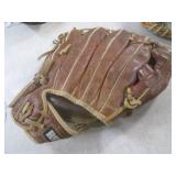 (EW5) 5 Assoorted Baseball Gloves...