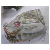 (EW5) 5 Assoorted Baseball Gloves...