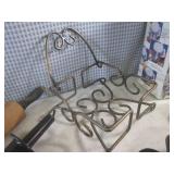 (EW4) Assorted Kitchen Items...