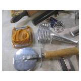 (EW4) Assorted Kitchen Items...