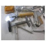 (EW4) Assorted Kitchen Items...