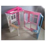 (EW6) Barbie Accessories - Ambulanc...