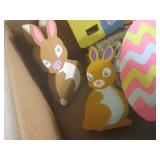 (EW4) Box of Easter Decor...