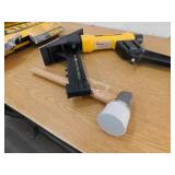 DEWALT 2-in-1 Pneumatic 15.5-Gauge and 16-Gauge Flooring Tool