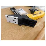 DEWALT 2-in-1 Pneumatic 15.5-Gauge and 16-Gauge Flooring Tool