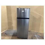 Vissani 7.1 cu. ft. Top Freezer Refrigerator in Stainless Steel Look Model # MDFF7SS (Used,Minor Transit Damage See Photos)