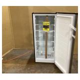 Vissani 7.1 cu. ft. Manual Defrost Convertible Upright Freezer in Stainless Steel Look Model # MDUFC7SS4 (Transit Damage, See Photos)