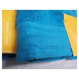 2 Distant Lands Bath Towels 30 x 54...