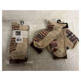 4 Pairs Of Tan Muk Luks Socks