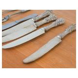 Lot of (7) 437-grams (total) Silverplated Knives - Dinner (x4), Pickle (x2), Hardanger Best Dinner (x1)