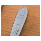 Lot of (7) 437-grams (total) Silverplated Knives - Dinner (x4), Pickle (x2), Hardanger Best Dinner (x1)