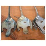 Lot of (6) 858-grams (total) Silverplated Servers - Vintage Ice Scoop, International Salad Forks (x3), International Serving Spoon (x1), Serving Spoon (x1)