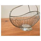 Vintage 355-grams Silverplated Wire Wine Bottle Holder / Caddy (Italy)