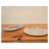914-grams (total) Towle Silverplated Round Serving Platter 12-1/2"D, W.M. Rogers Waverly 3819 Silverplated Oval Bread Seerving Tray 13-1/4"x7-1/4"