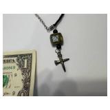 ASSORTMENT OF JEWLERY