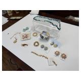 LOT OF JEWLERY