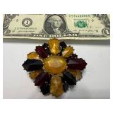 ASSORTMENT OF JEWLERY