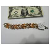 ASSORTMENT OF JEWLERY