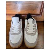 LEVI Sneakers Mens 9.5 LIKE NEW