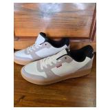 LEVI Sneakers Mens 9.5 LIKE NEW
