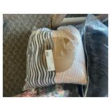 Decorative Pillow Set