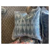 Decorative Pillow Set