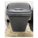 Set of 4 Plastic Wastebaskets with Lids and Open Tops