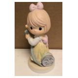 Precious Moments "You Oughta Be in Pictures" item#490327