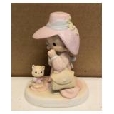 Precious Moments Figurine "to a very special mom" item#E-2824