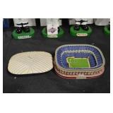 Minnesota Twins Bobblehead Set (4) & Mini-Mauer Box & Treasure Island Stadium Tin