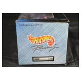 Hot Wheels Racing 1:24 Valvoline NASCAR Die-Cast Car Deluxe Edition