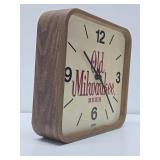 Working Vintage OLD MILWAUKEE Advertising Beer Clock Sign